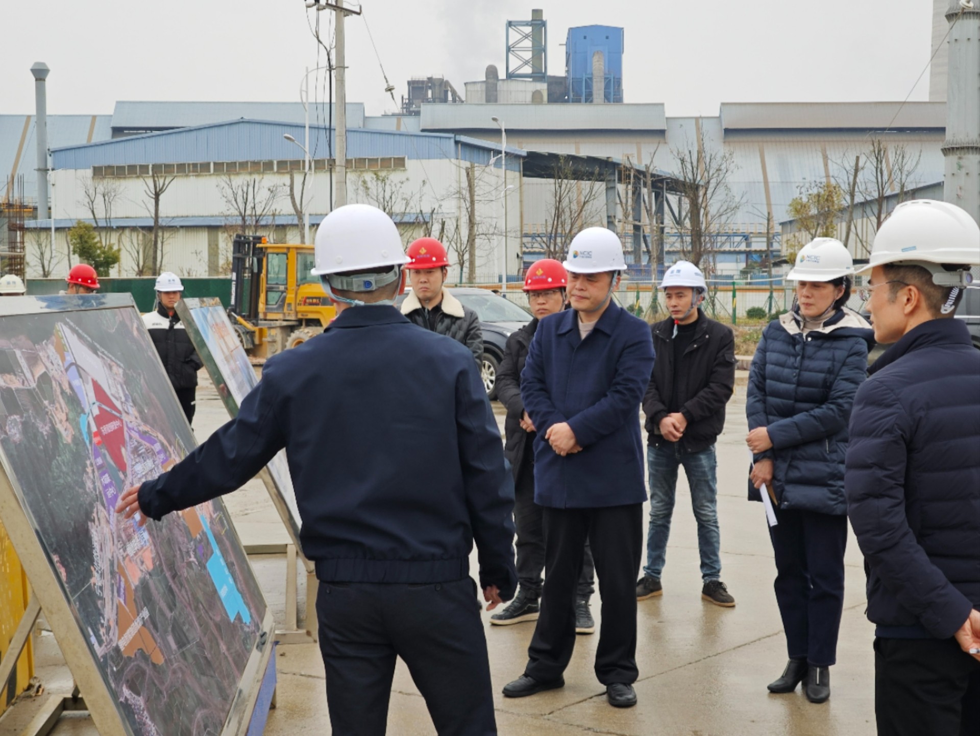 2024-2-29市交投集團領(lǐng)導深入市交投物流集團項目一線(xiàn)調研，章佳琦拍攝1.jpg