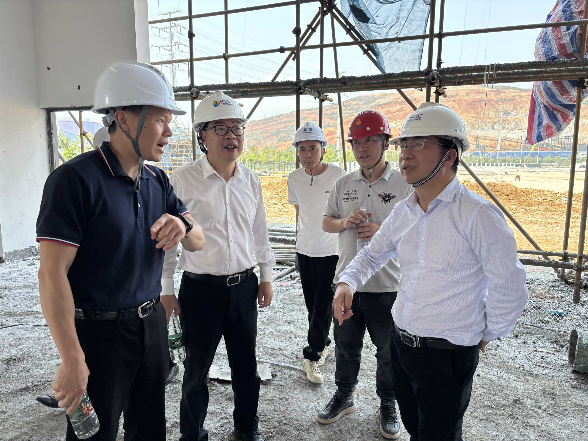 市交投集團領(lǐng)導深入市交投項目開(kāi)展五一節前安全檢查，賴(lài)海瀾拍攝2_new.jpg